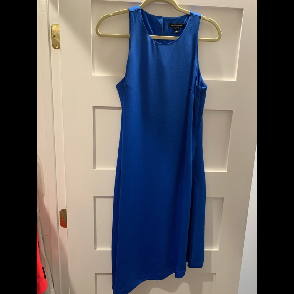 beautiful sleeveless sheath dress!